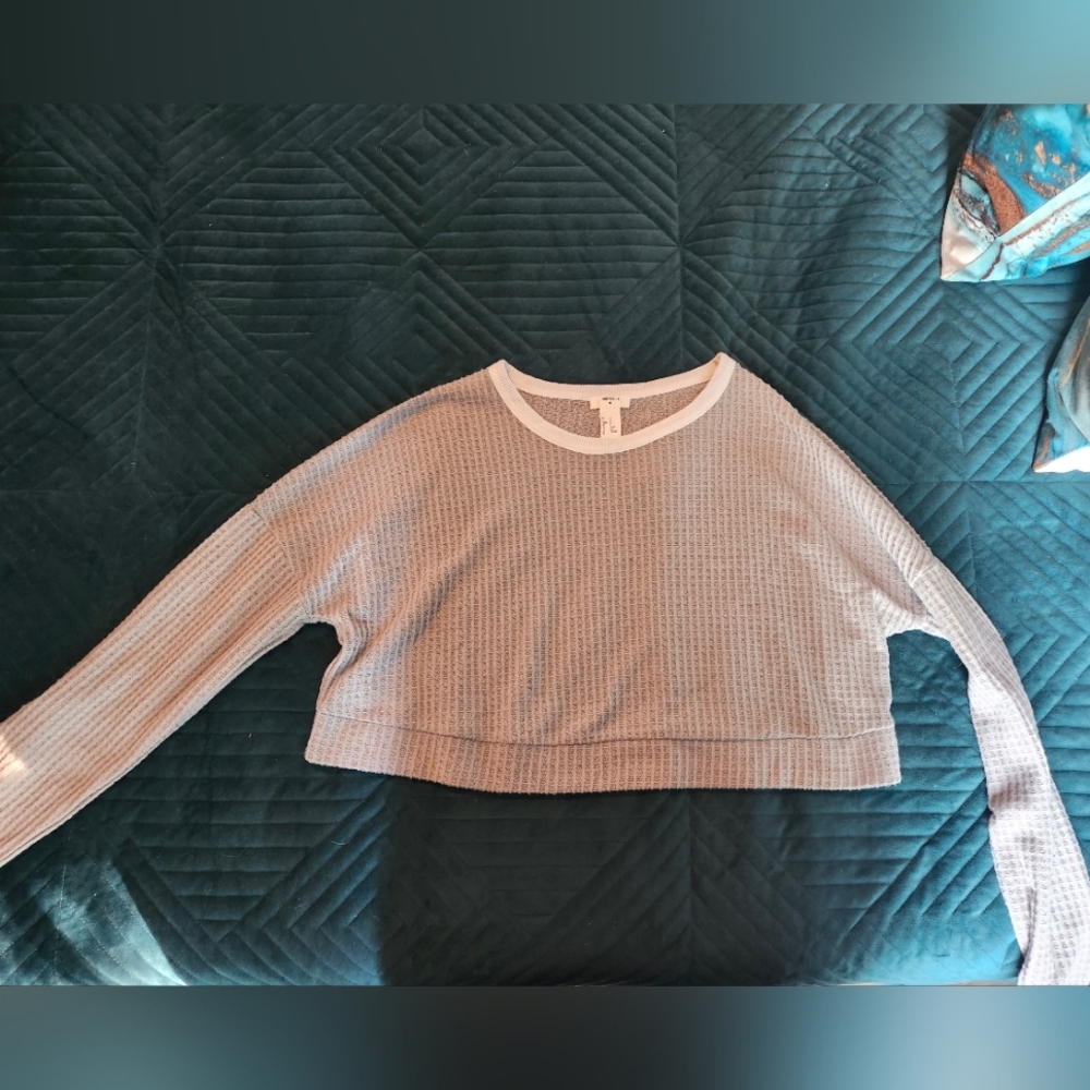 Size small forever21 Grey cropped waffle knit long sleeve sweater